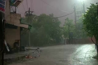 Rain lashes parts of Delhi on Monday morning