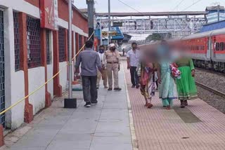 Four minor girls found at Koderma station