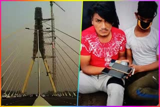 Policemen nabbed miscreants running away on Signature Bridge