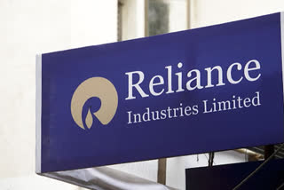 Etv Bharat, GUjarati News, Reliance Industries becomes first Indian firm to hit USD 150 bn market cap