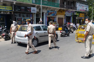 गाड़ियों की हुई सघन चेकिंग, Intensive checking of vehicles