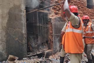 fire accident happened due to short circuit in fancy shop at kadapa town