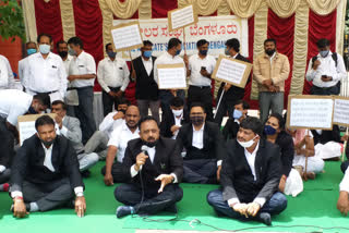 Lawyers protest against state and central government