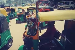 auto drivers facing financial problem at tikri border metro station