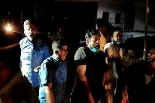 ksu  youth congress  accused  പ്രളയ തട്ടിപ്പ് കേസ് പ്രതി അൻവറിന് നേരെ കരിങ്കൊടി