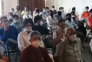 CM talks to consumers through video conferencing in khargon