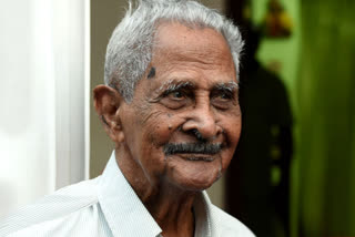 Veteran Kerala singer actor Pappukutty Bhagavathar dies at kerela