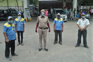 police visited petrol pump at cng station in Baba Haridas Nagar delhi