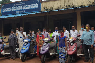 Modified two  wheeler_distributed for physically disabled people in Bhatkal