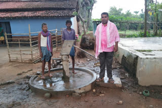 villagers struggling with drinking water crisis in dumka