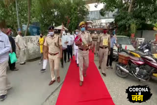 Welcome to SHO on the red carpet after winning the battle from Corona