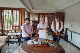 Pratap Simha Nayak visits Dharmasthala