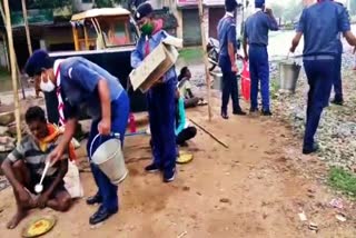 Bharat Scouts and Guides distributed food to poor in Chaibasa