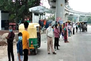 People are facing problems due to lack of buses in Nangli Vihar