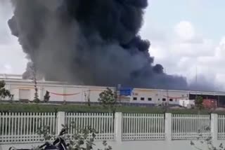 સાણંદની  GIDC  ફેક્ટરીમાં લાગી આગ, ફાયર ટીમ પહોંચી ઘટનાસ્થ