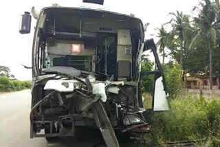 an-immigrant-bus-crashed-injuring-more-than-10-people-killing-one