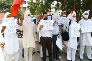 Protest against rising prices of petrol and diesel in Sirsa