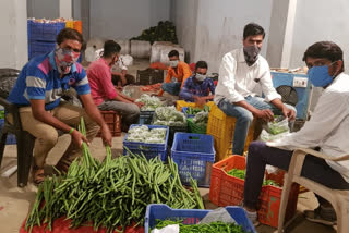 A good initiative of the youth, they deliver vegetables to the customers at home in nashik