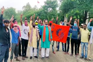 Workers protest regarding employment in bermo bokaro