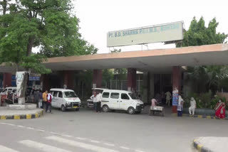 rohtak pgi doctor accused of working in two places in one time