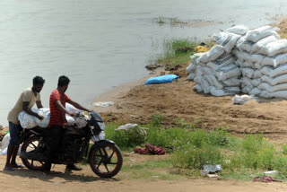 sand illegal transport in east godavari dst rajamahemdravaram