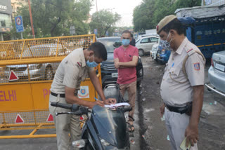 22 people in challan for not wearing masks in Kotla Mubarakpur at delhi