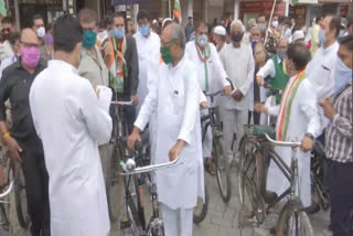 FIR against Digvijaya Singh, 150 Congress workers for protest against fuel price hike