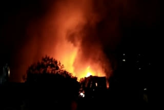 Fire at garage in Pune; 10 four-wheelers gutted