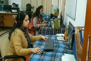 Students are making calls on the helpline number of Mashim