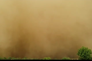 dusty tornado came in Sikar, सीकर में आया धूल भरा बवंडर