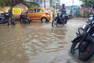 చిలకలూరి పేటలో భారీ వర్షం..అన్నదాతలకు ఊరట !