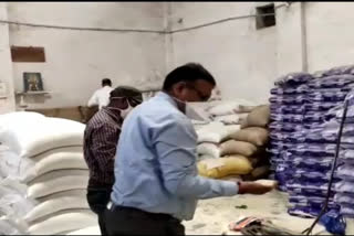 joint action taken by Food supply department and police administration against black marketing of pds rice in neemuch