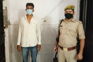 Noida police arrested mobile robbed