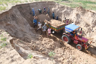 issuing-permits-to-tractors-for-free-sand