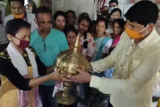 irrigation minister bhabesh kalita facilitated sangita das who secured 3rd position in h.s final exam