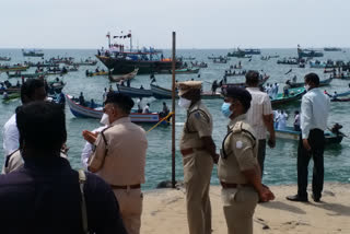 Fishermen Protest against Lt. Governor Kiran Bedi for Relief Fund Issue