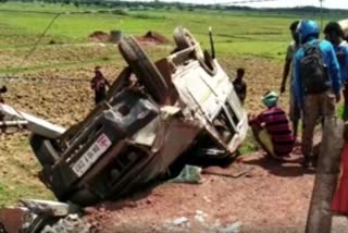 bolero-and-bike-accident-in-nabarangpur-husband-death