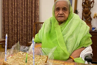 former president dr shankar dayal shramas wife