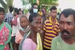 villagers protest against tmc panchayat