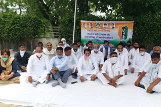 Congress workers tribute to 20 soldiers martyred on Chinese border in kaithal