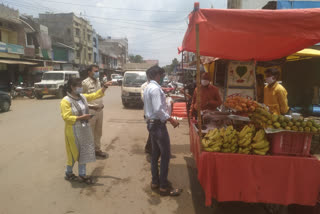 Fraudulent action being done against people walking without wearing masks