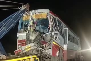 bus collides with truck in karnal 17 people injured