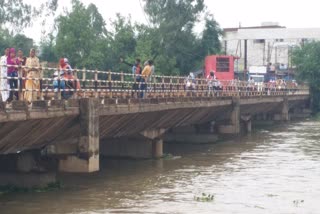 kharun river is overflowing