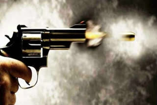 a youth was injured in a firing in pratapgarh uttar pradesh