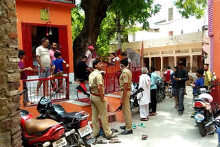चोरों ने नगदी पर किया हाथ साफ, Thieves stolen cash from temple