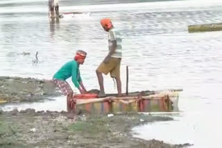 Illegal sand extraction in Nanded district