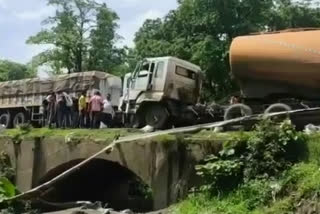 two truck accident