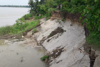 villegers-are-facing-problem for ganges-riverbanks-collapsed at shantipur