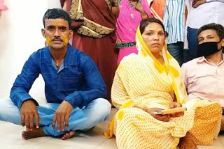 Arjun hold hand of Divyang girl in palamu