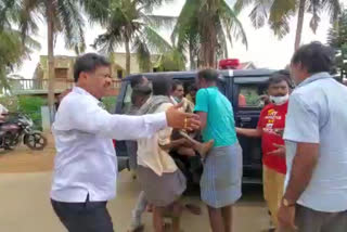 CM Political Secretary M.P. Renukaacharya helps to wounded